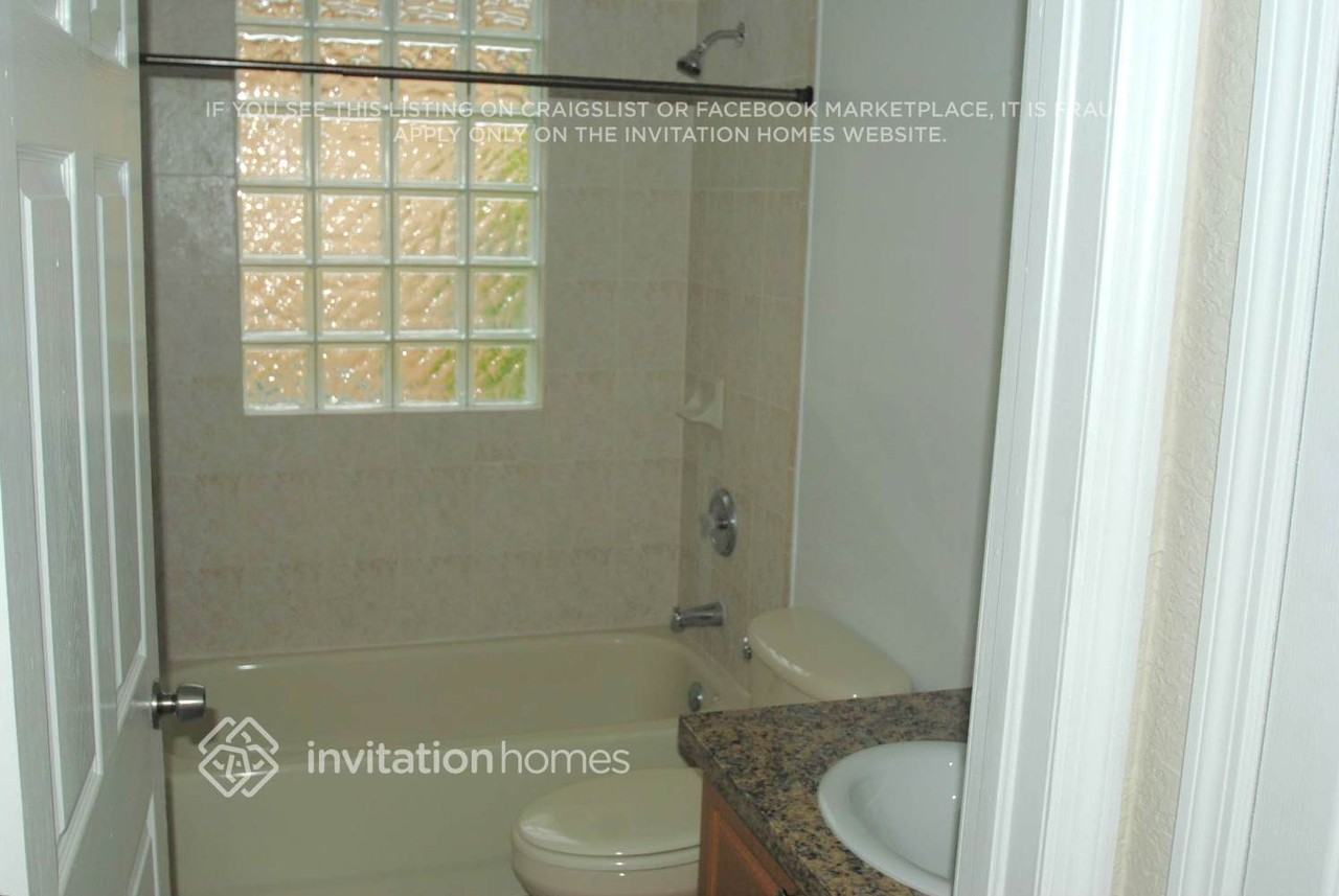 8013 Nw 198th St - Photo 6 of 10