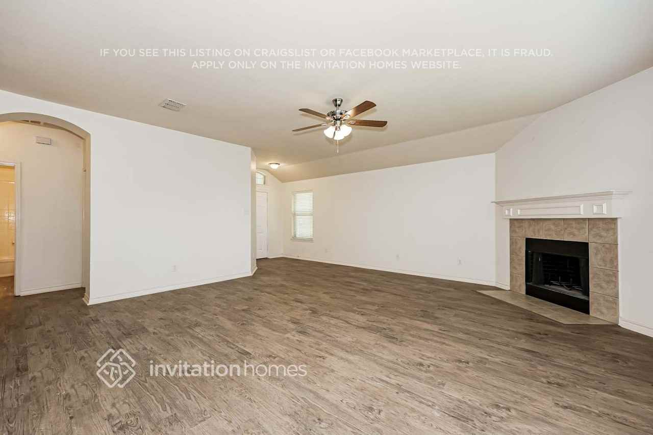 2146 Fair Weather Dr - Photo 3 of 17