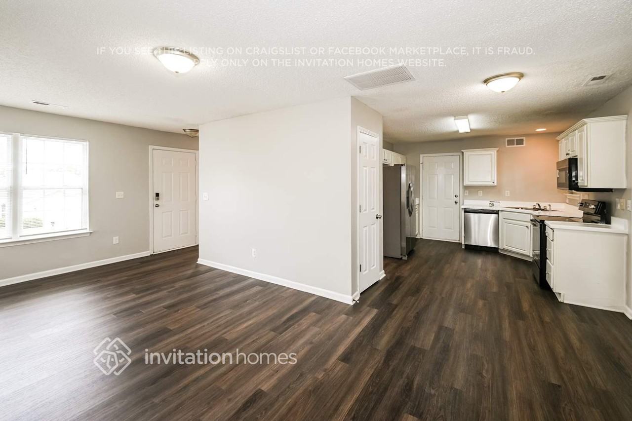 7122 Lowen Rd - Photo 6 of 18