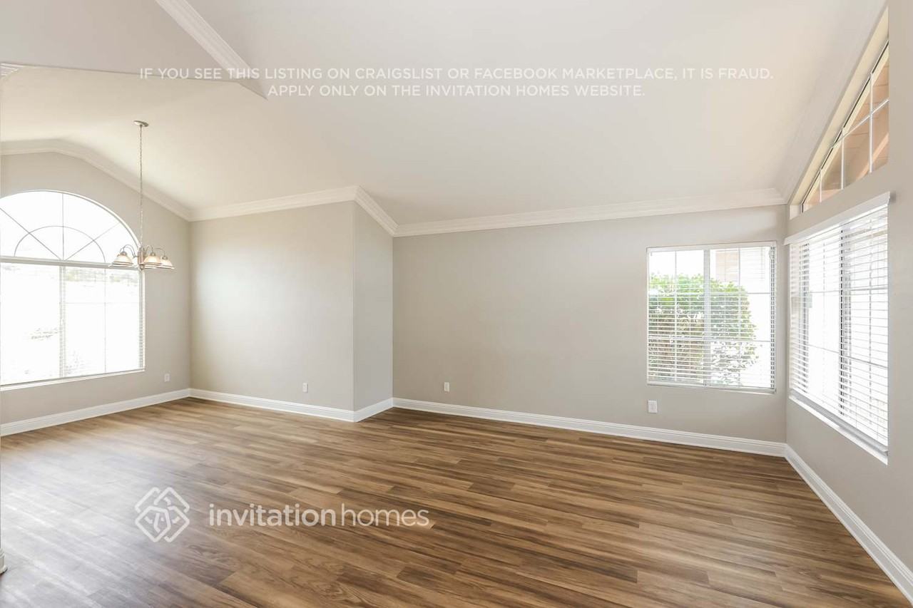 27451 Echo Canyon Ct - Photo 5 of 18