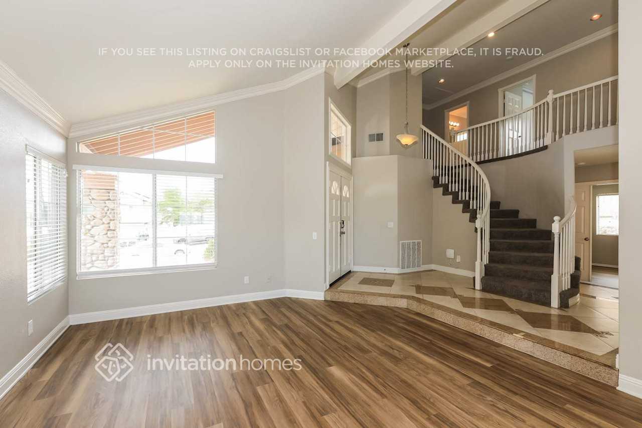 27451 Echo Canyon Ct - Photo 6 of 18