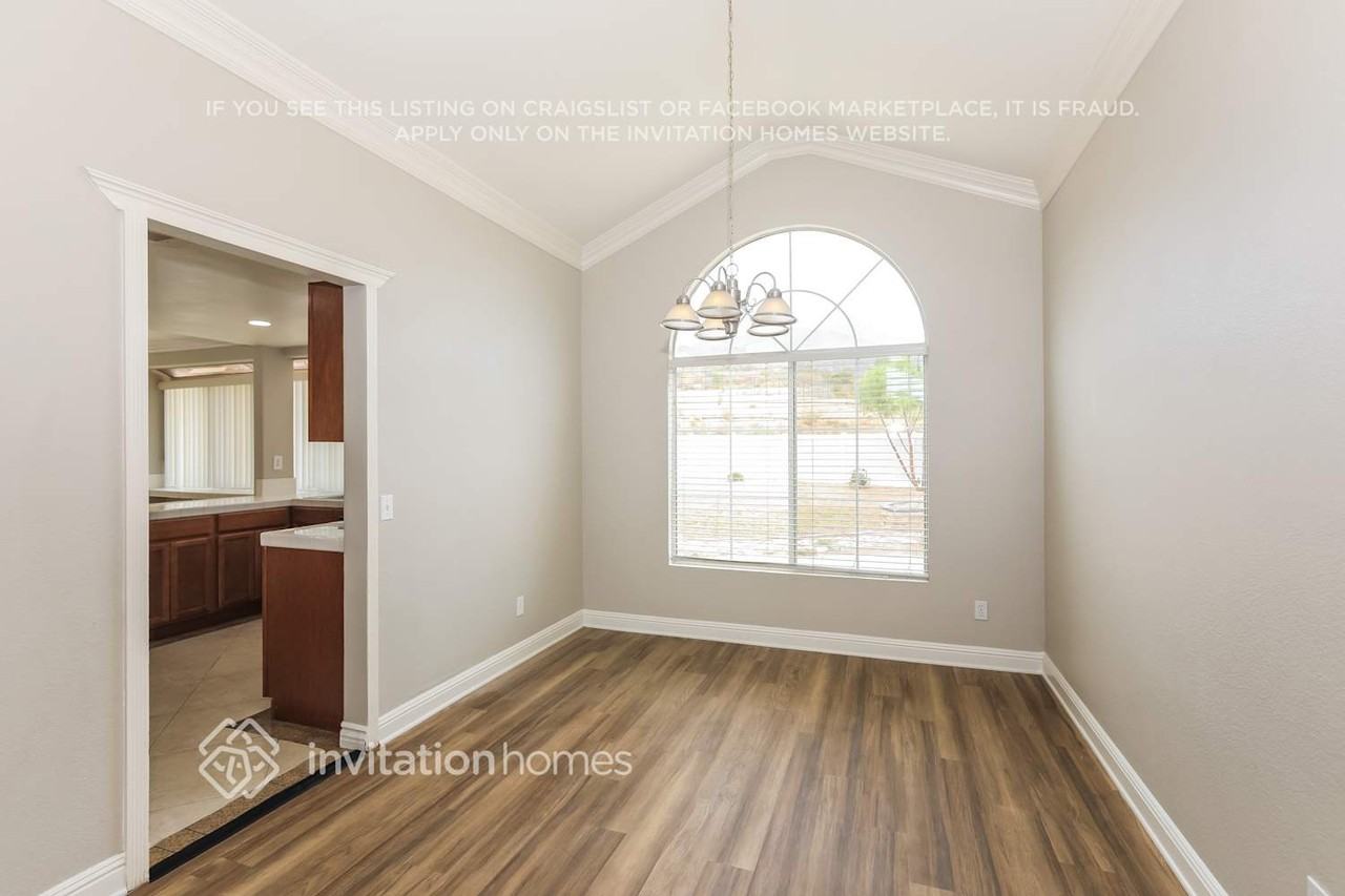 27451 Echo Canyon Ct - Photo 7 of 18