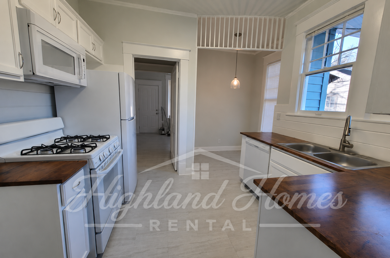 515 Boulevard St - Photo 5 of 12
