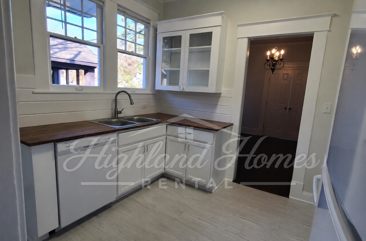 515 Boulevard St - Photo 6 of 12