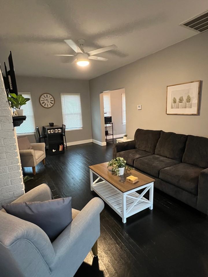 1213 Jordan Ave #1213 - Photo 7 of 21