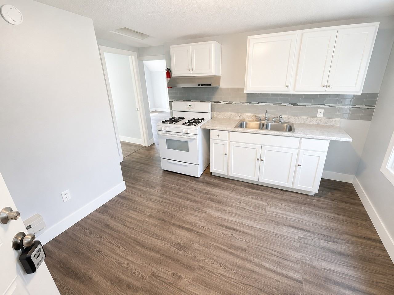 2400 Emerson Ave N - Photo 3 of 4
