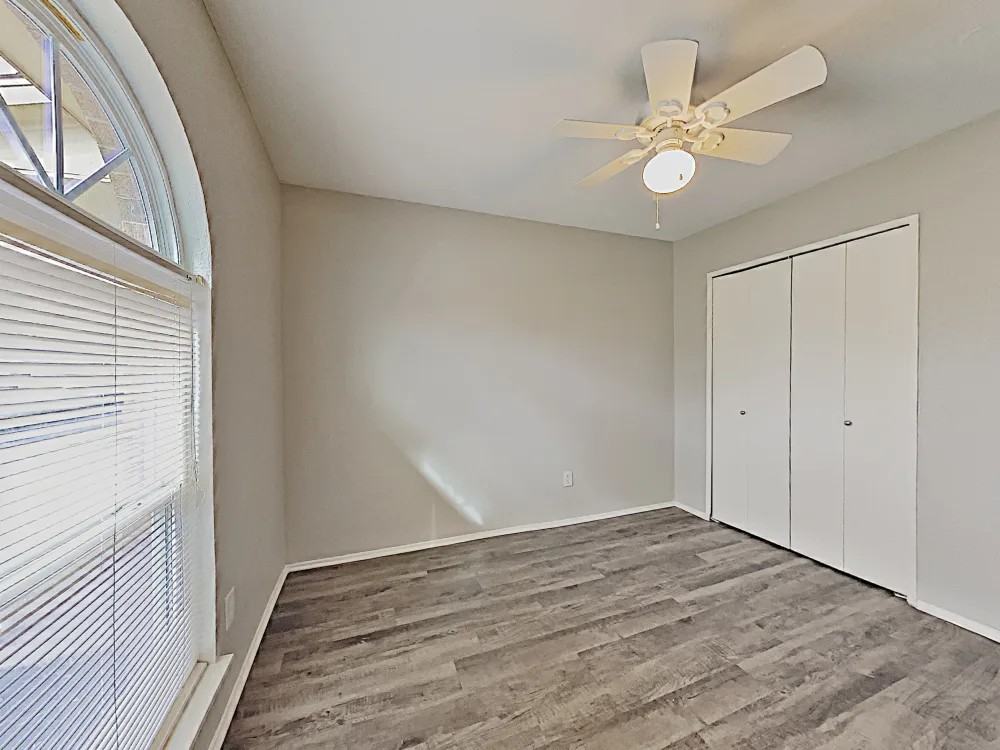 10216 Deer Hollow Drive - Photo 5 of 7