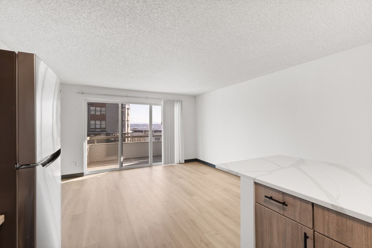 Baycrest - Photo 6 of 40
