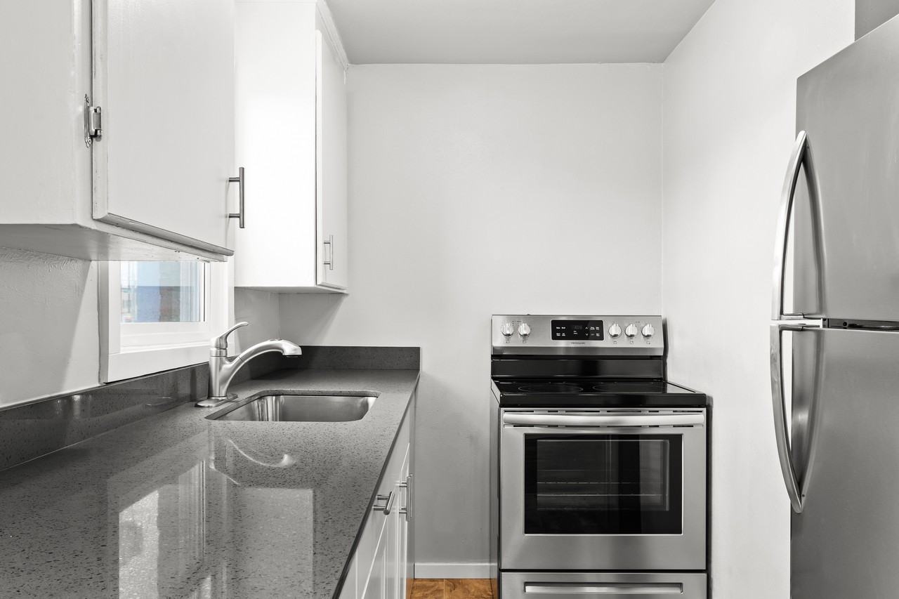 Cabana Court Apartments - Photo 2 of 29