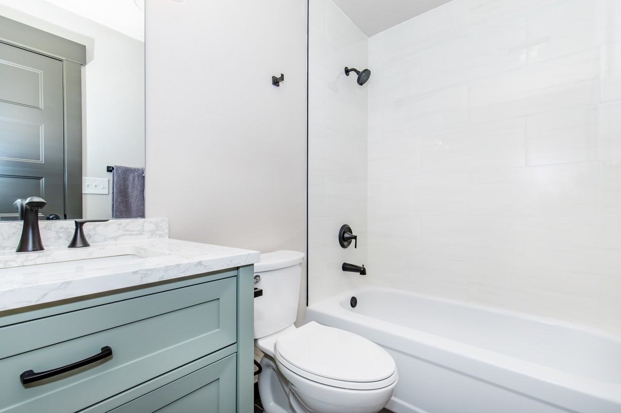 Tanara Villa at Tacoma Narrows - Photo 4 of 26