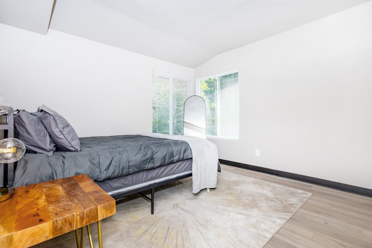 Tanara Villa at Tacoma Narrows - Photo 5 of 26
