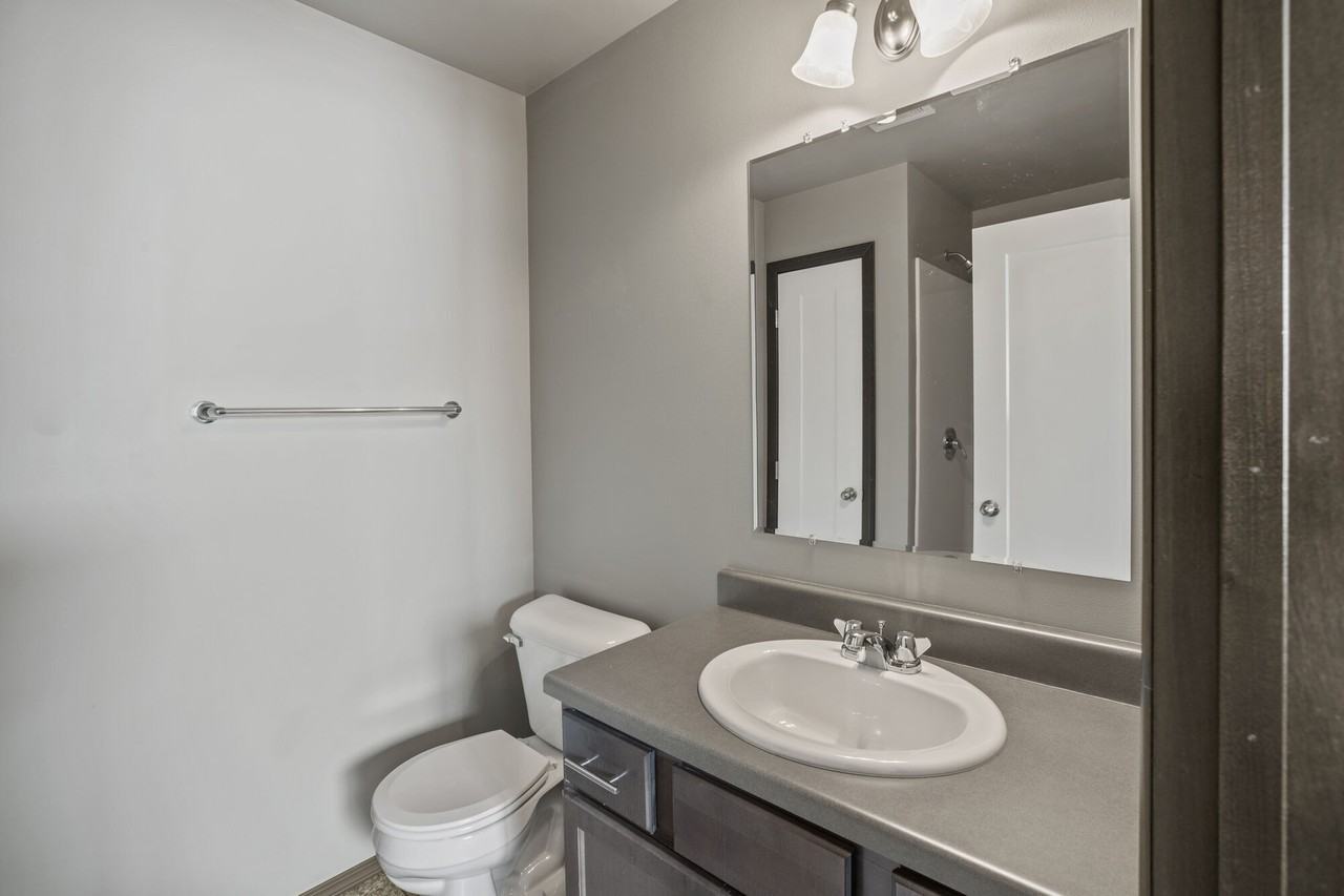 41st Street Commons - Photo 6 of 6