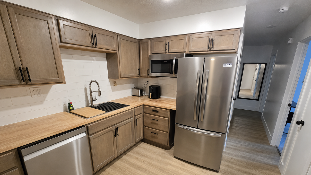 220 N Fanning Ave - Photo 2 of 5