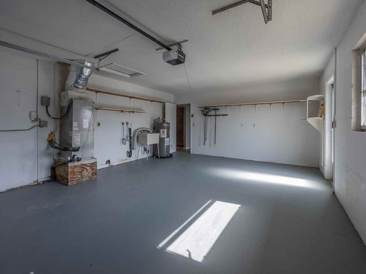 916 Gillespie St - Photo 6 of 27