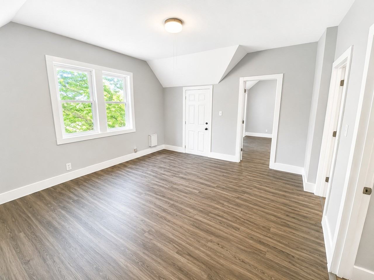 2400 Emerson Ave N - Photo 2 of 5