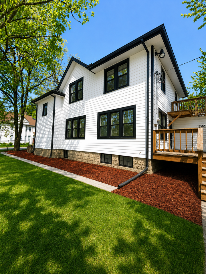 2400 Emerson Ave N - Photo 4 of 5