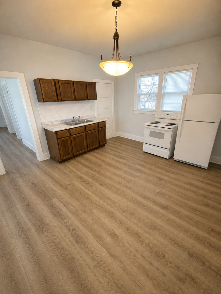2400 Emerson Ave N - Photo 5 of 5
