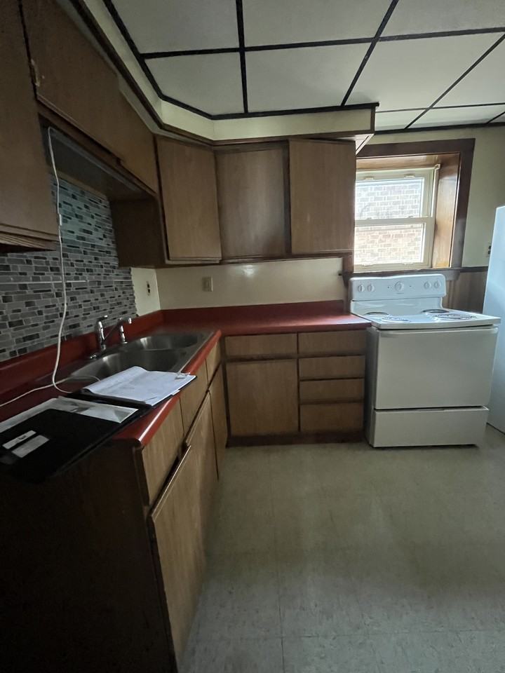 322 Waldo St #2B - Photo 5 of 12