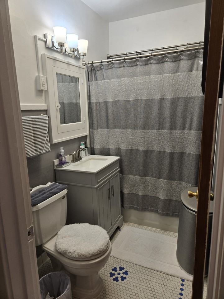 731 7th St N #2 - Photo 5 of 8