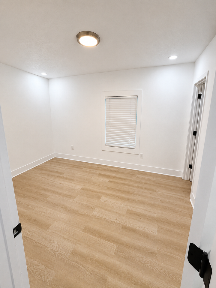 3639 Agnes Ave - Photo 7 of 12