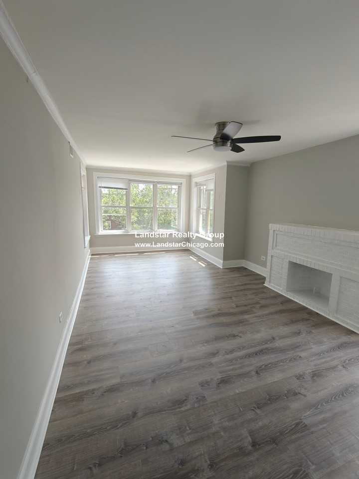 6300 North Oakley Avenue #2