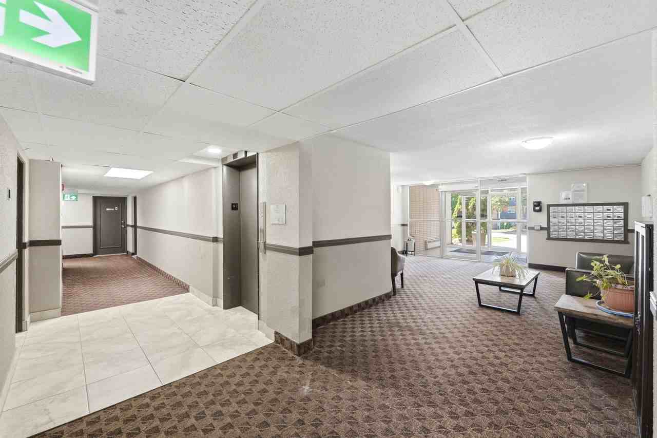 Lakeview Towers Apartments - Photo 5 of 31