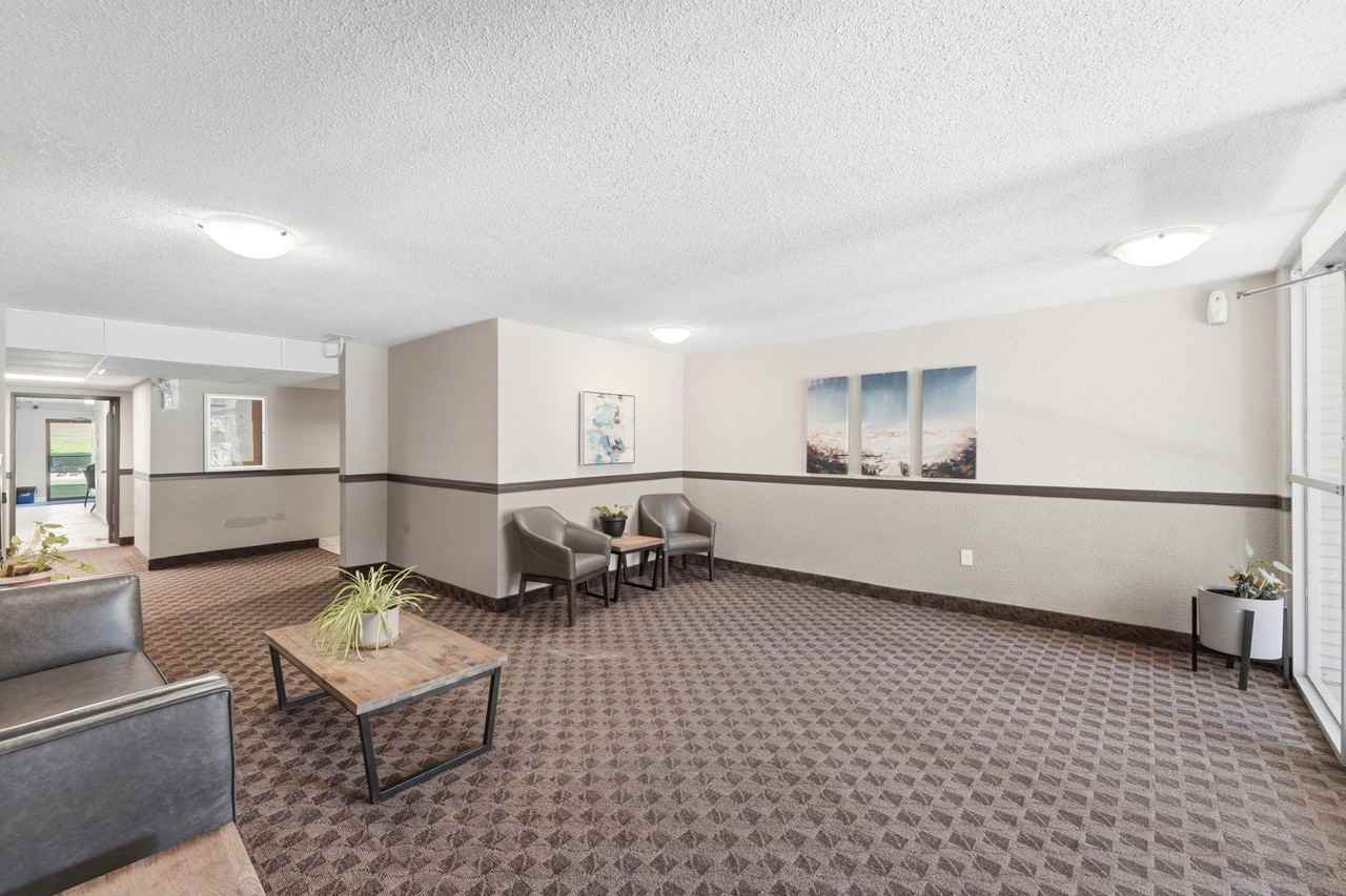 Lakeview Towers Apartments - Photo 6 of 31
