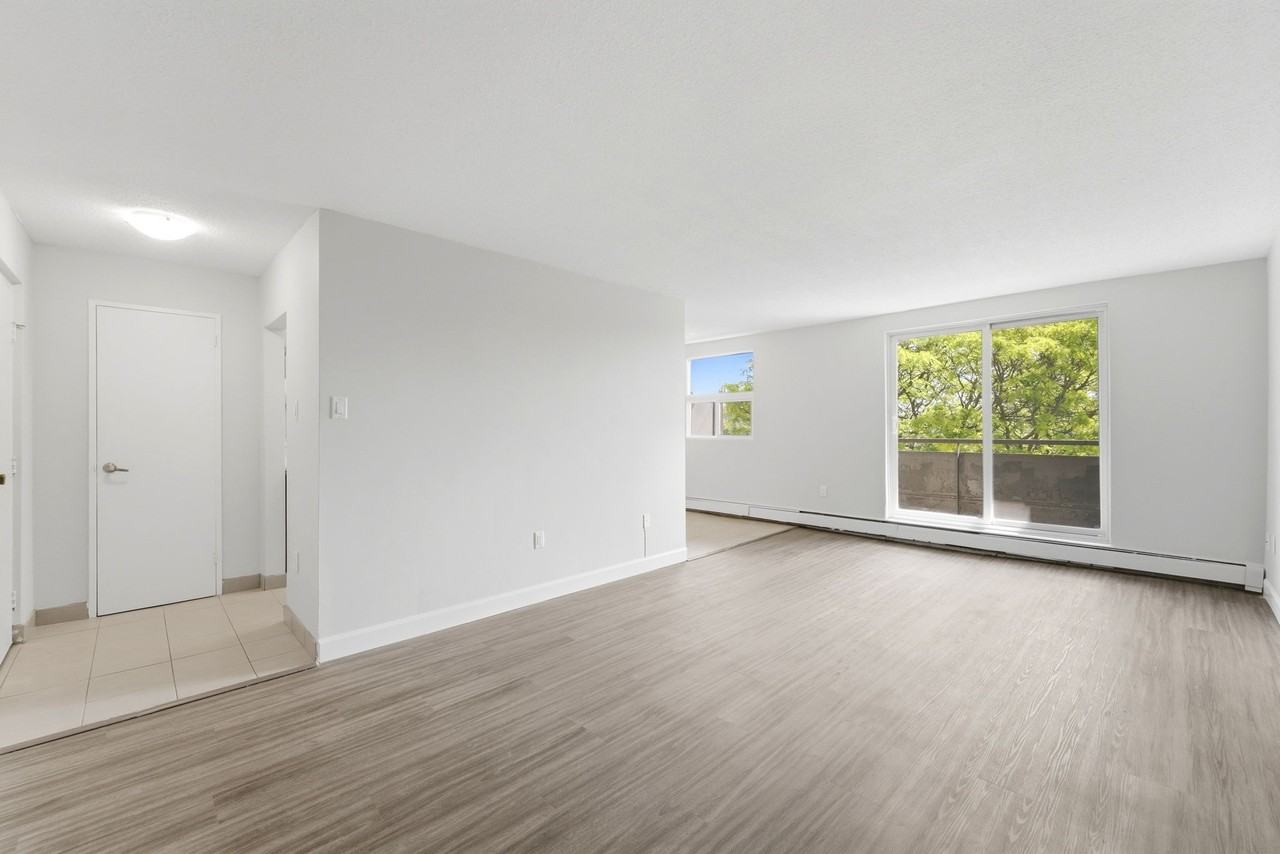 Lakeview Towers Apartments - Photo 7 of 31