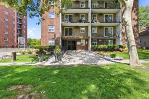 featured image of 3150 Donnelly St