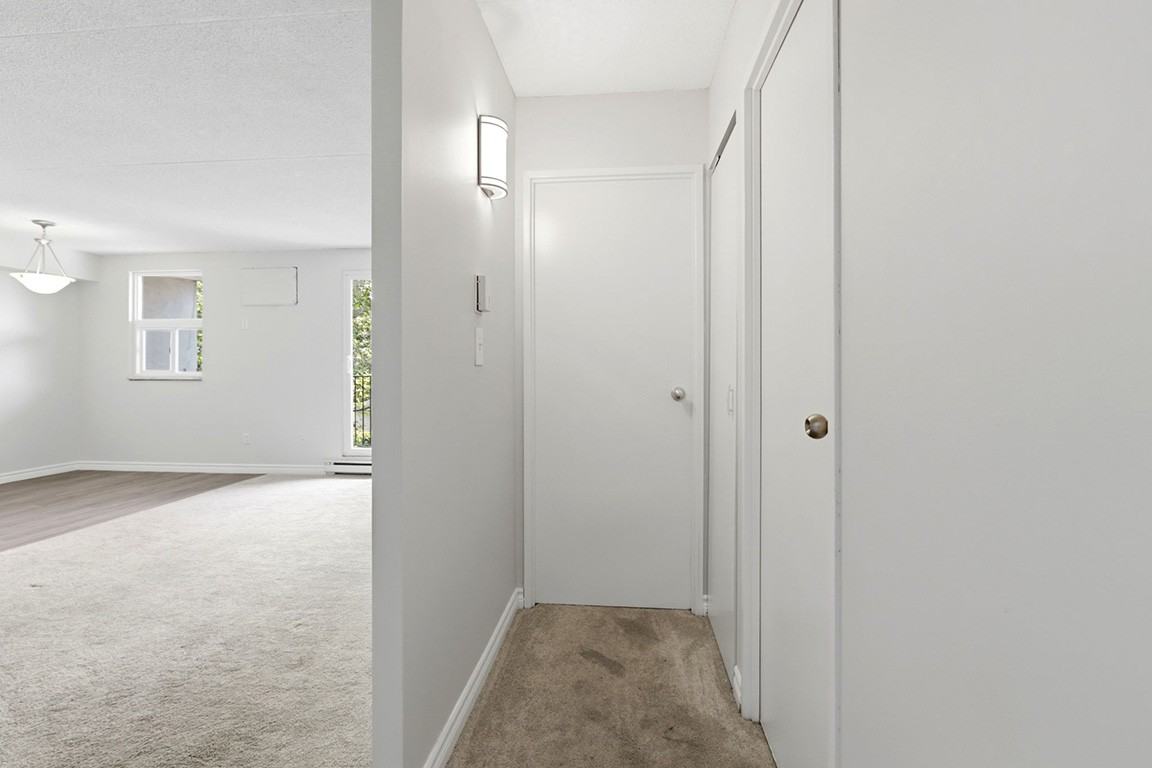 Bristol Place Apartments - Photo 7 of 31
