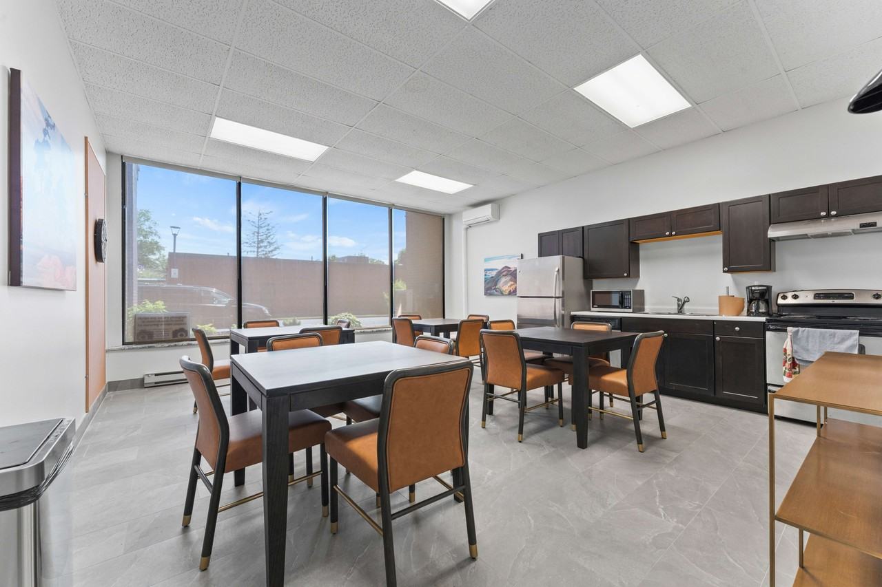 Place Tecumseh Apartments - Photo 7 of 21