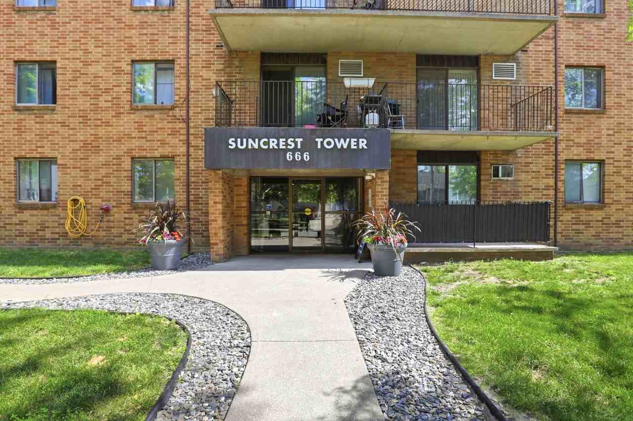 Sun Crest Tower Apartments - Photo 3 of 28