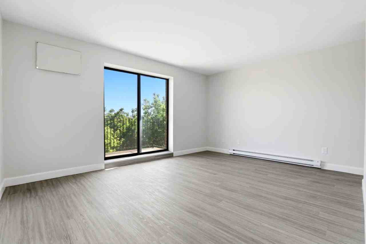 Sun Crest Tower Apartments - Photo 5 of 28