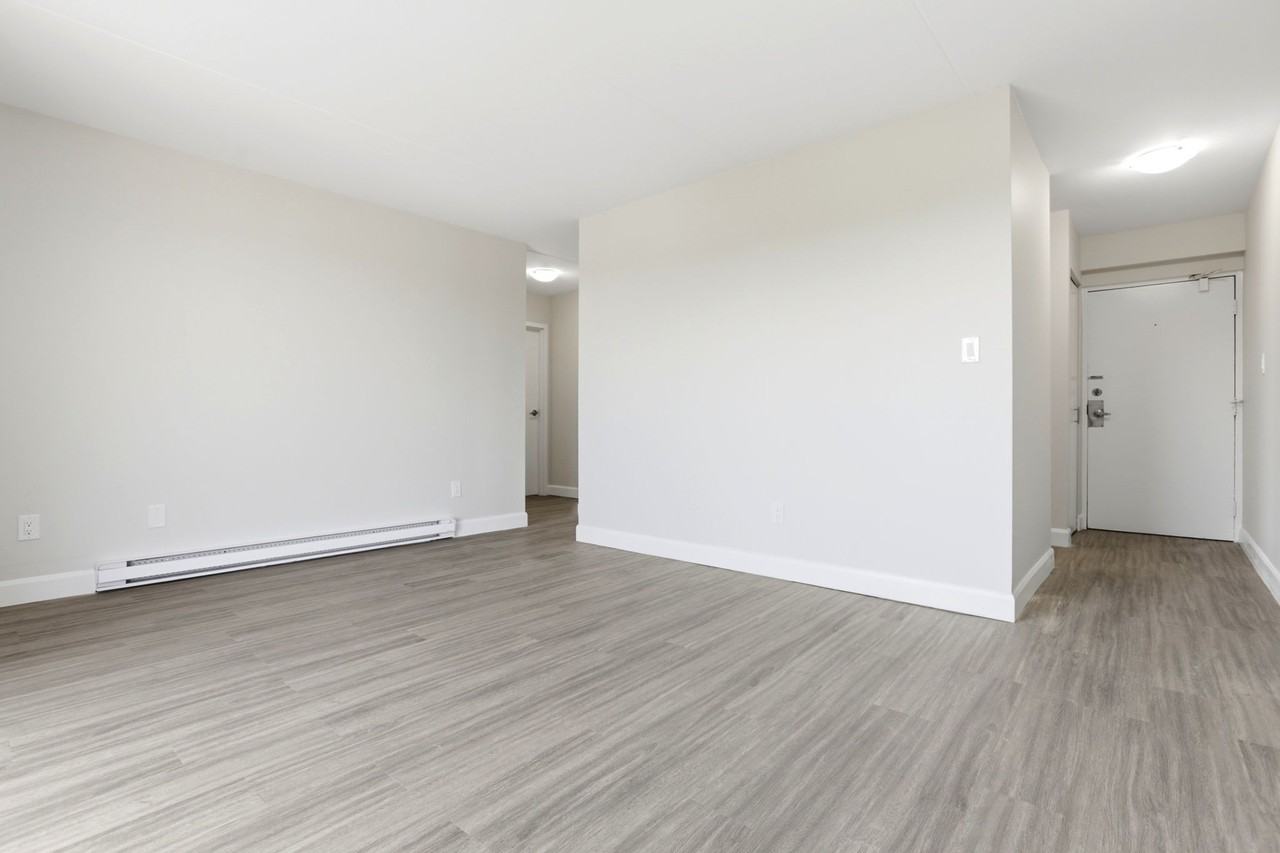 Sun Crest Tower Apartments - Photo 7 of 28