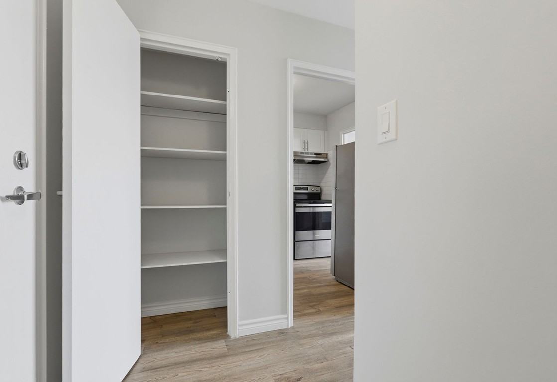 Seaway Tower Apartments - Photo 7 of 29