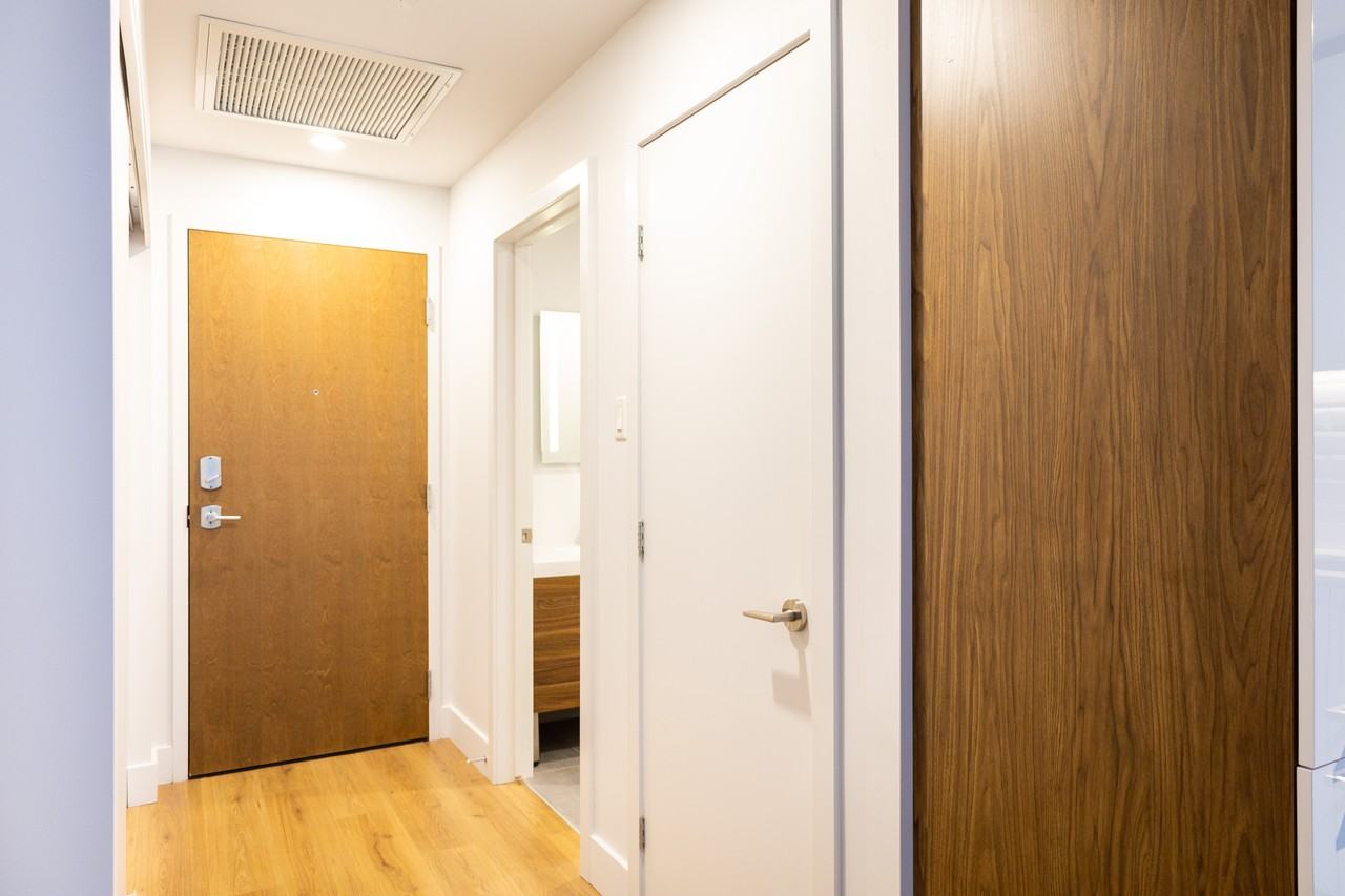 1090 Rue De Bleury — photo 3