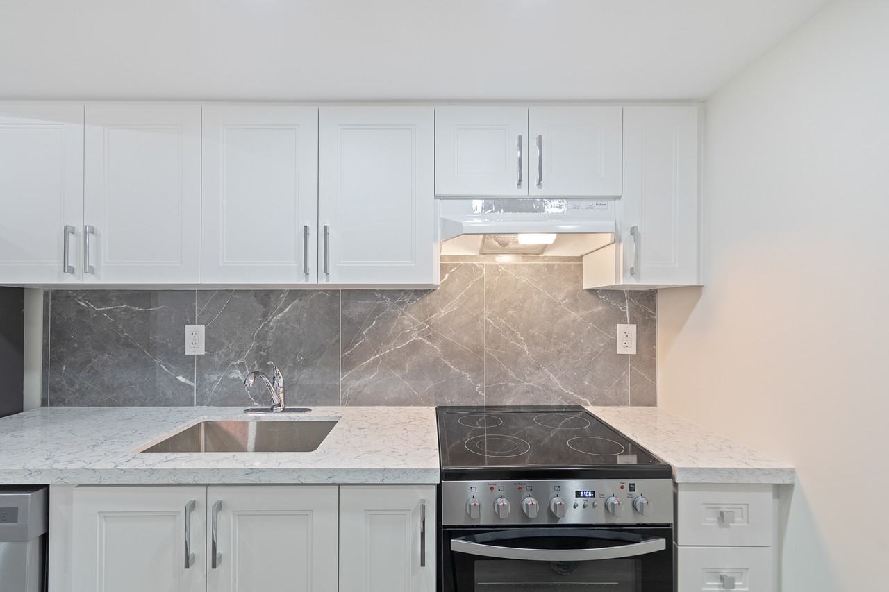 163 Rankin Cres #163 - Photo 3 of 19