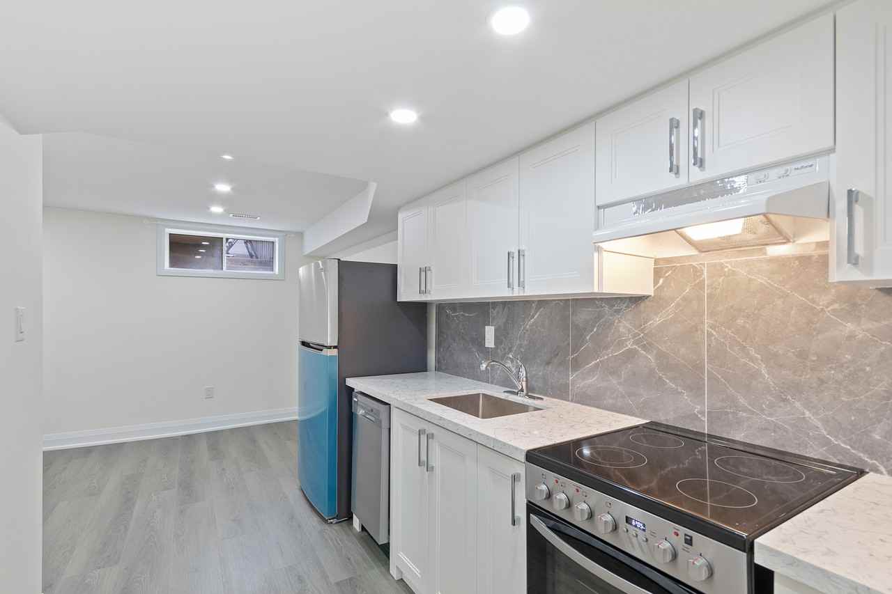 163 Rankin Cres #163 - Photo 7 of 19