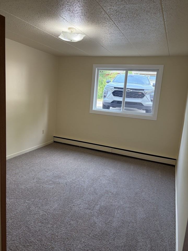33 Shaw St - Photo 6 of 10