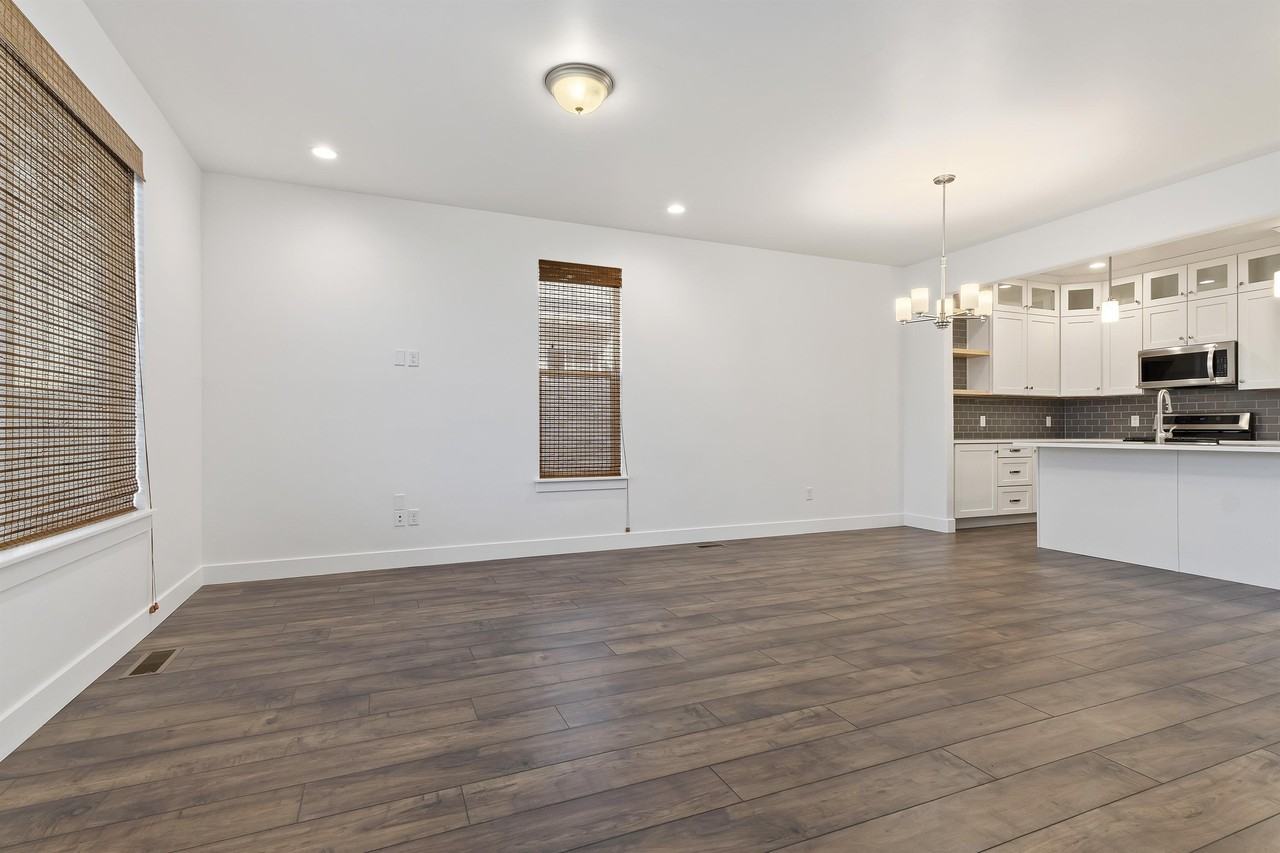14806 S Queens Garden Ln #1 - Photo 3 of 27