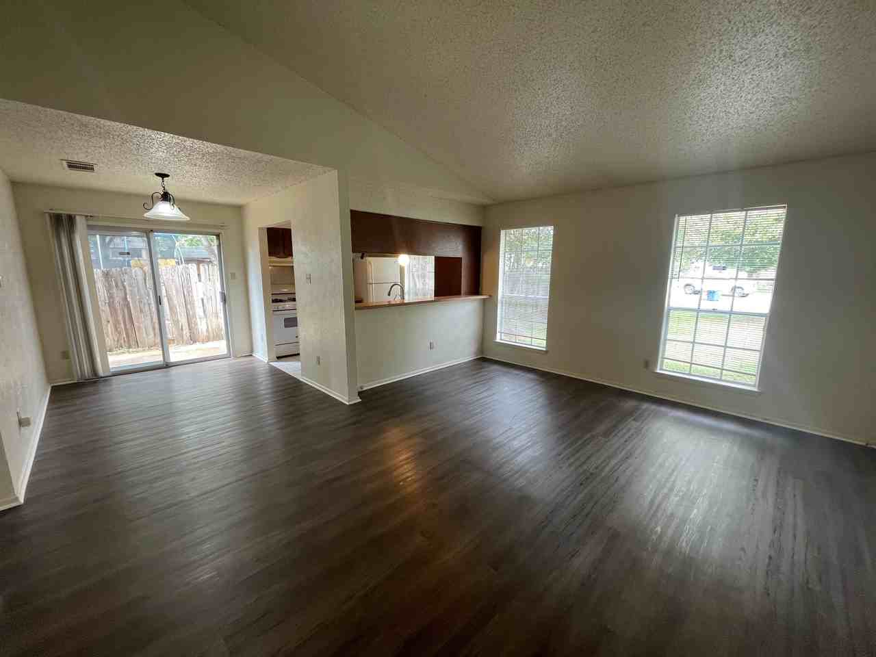7603 Woodstone Cv #B - Photo 3 of 21