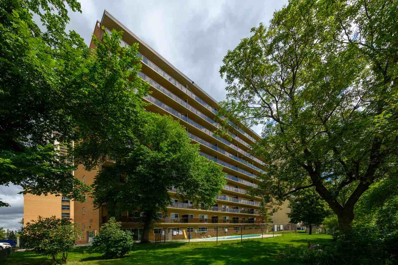 River Crescent Gardens - Photo 5 of 11