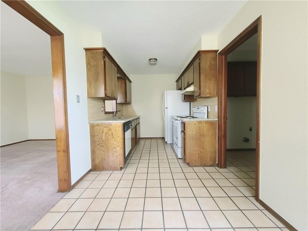 163 Barrett Pl #1 - Photo 3 of 11