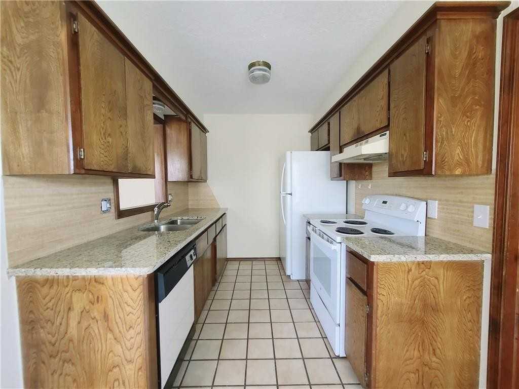 163 Barrett Pl #1 - Photo 4 of 11
