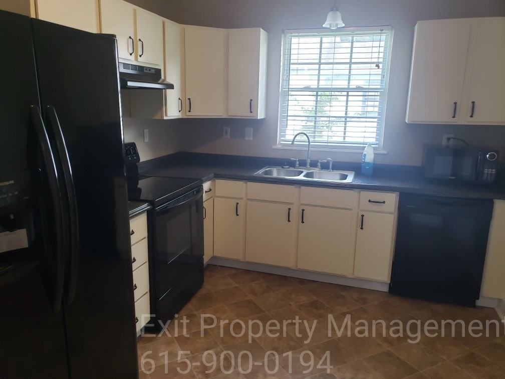 223 Richardson Ave #1 - Photo 5 of 23