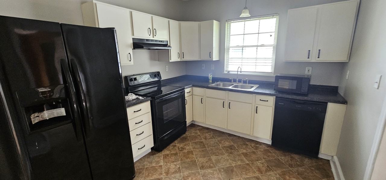 223 Richardson Ave #1 - Photo 7 of 23