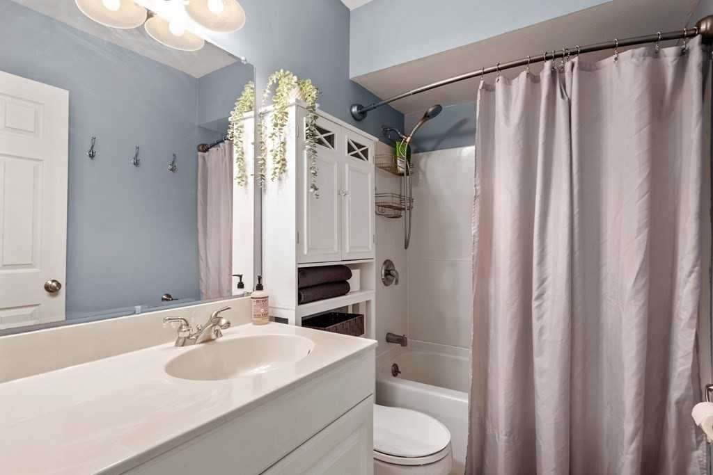 1107 Windsor Dr #1 - Photo 7 of 12