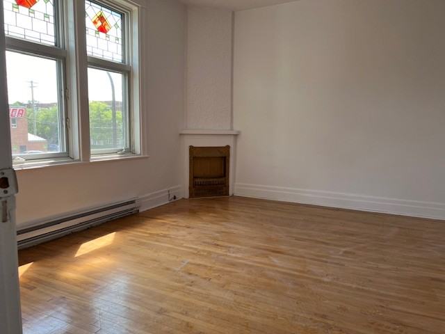 869 Avenue 6e - Photo 4 of 12