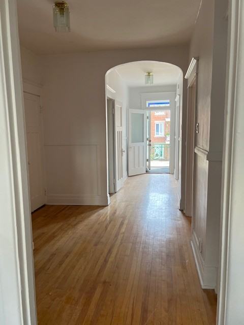 869 Avenue 6e - Photo 7 of 12