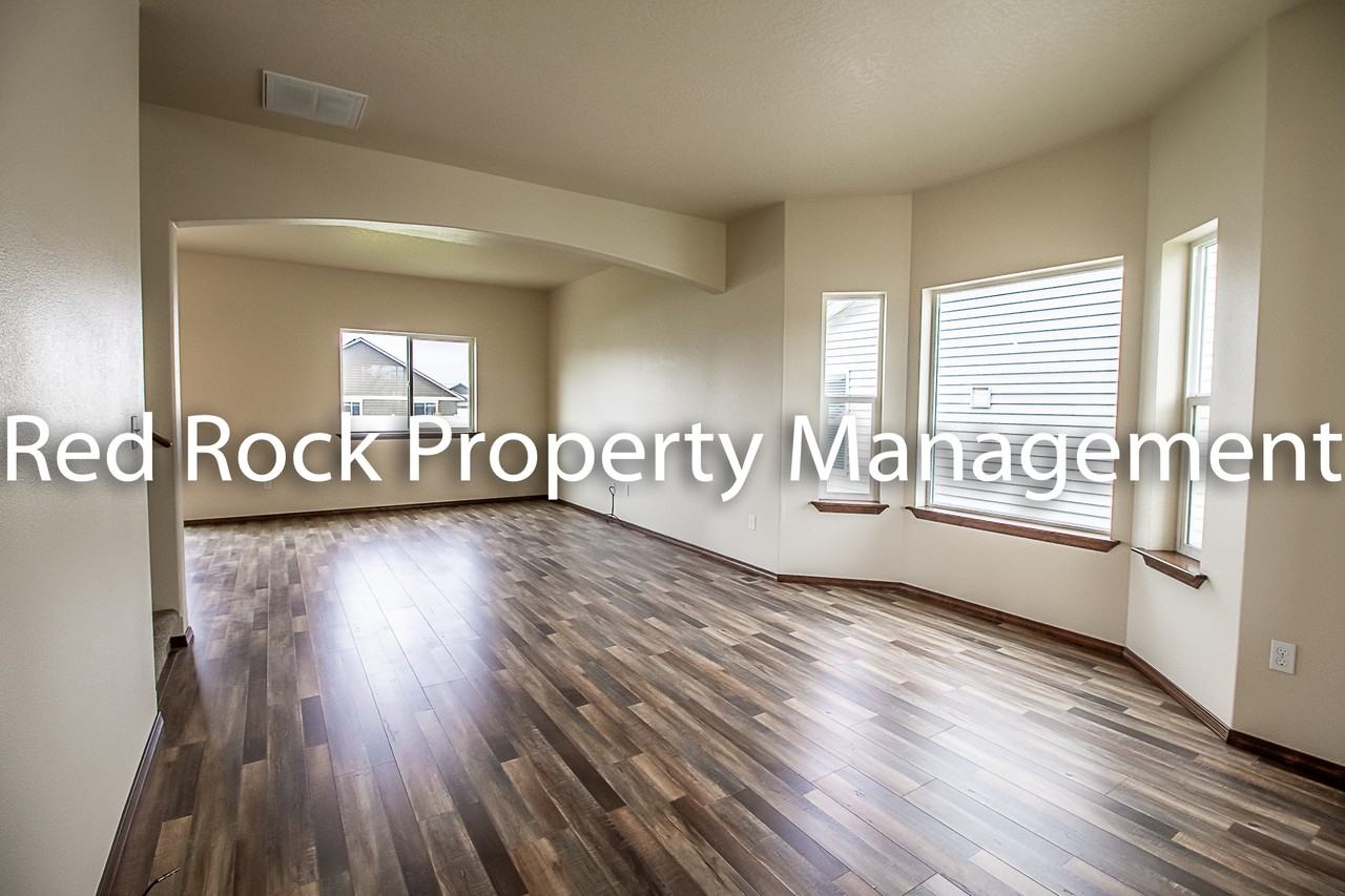 7527 N Carrington Ln #1 - Photo 2 of 37
